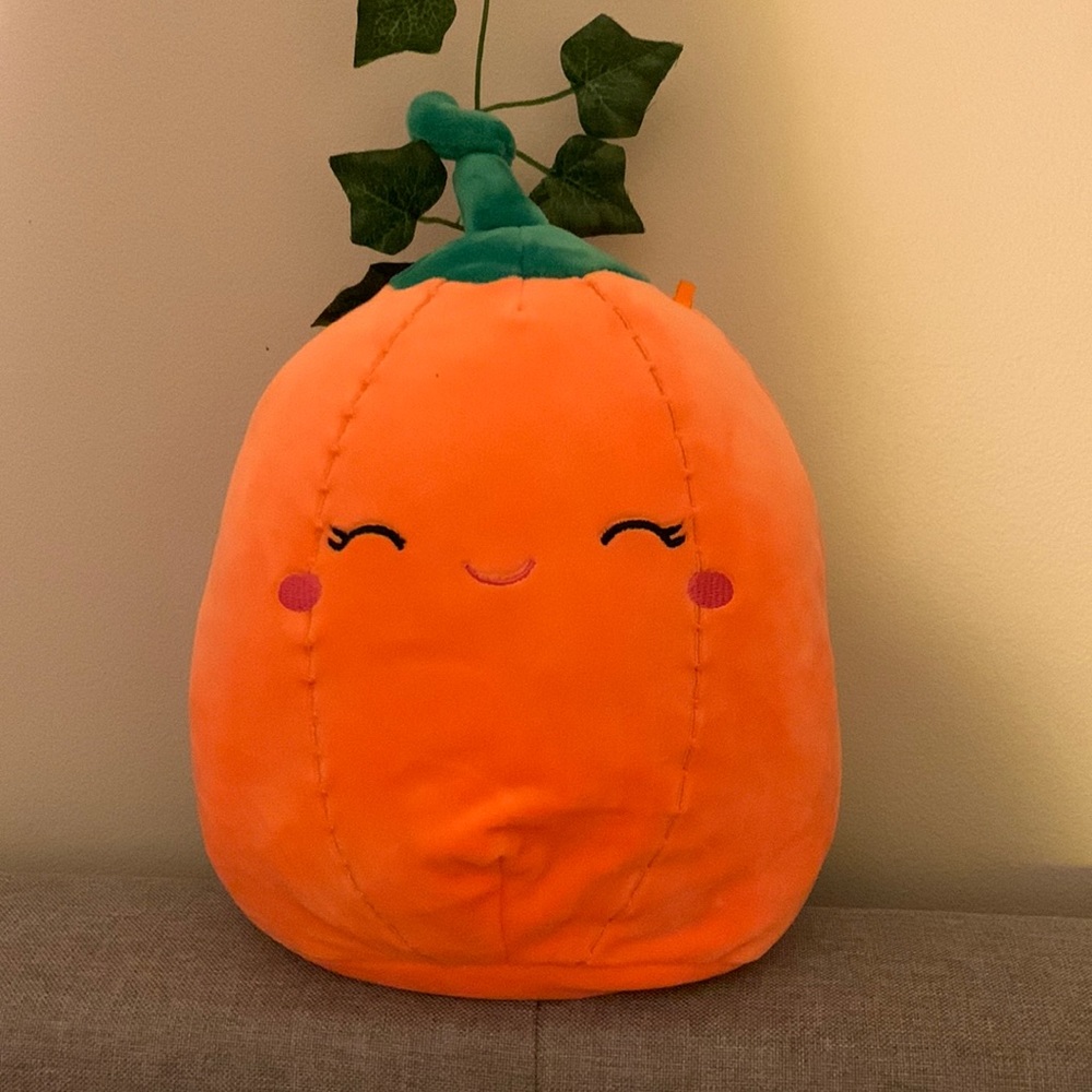 ⭐️3/20⭐️8” paige pumpkin Squishmallow